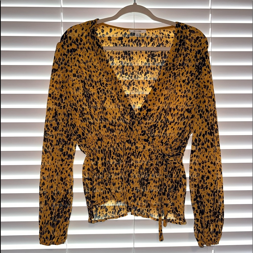 Wrap blouse . Sheer and light